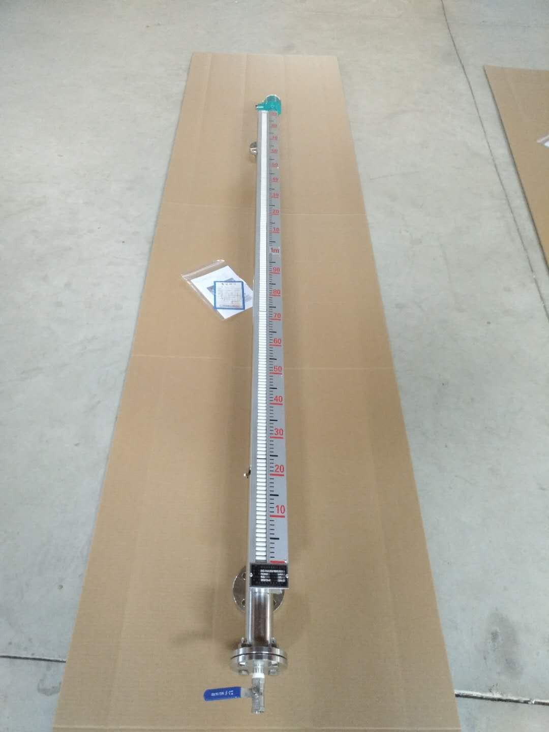 贛縣裝卸平臺(tái)鶴管專(zhuān)用高液位報(bào)警器磁翻板液位計(jì)浮球液位計(jì)